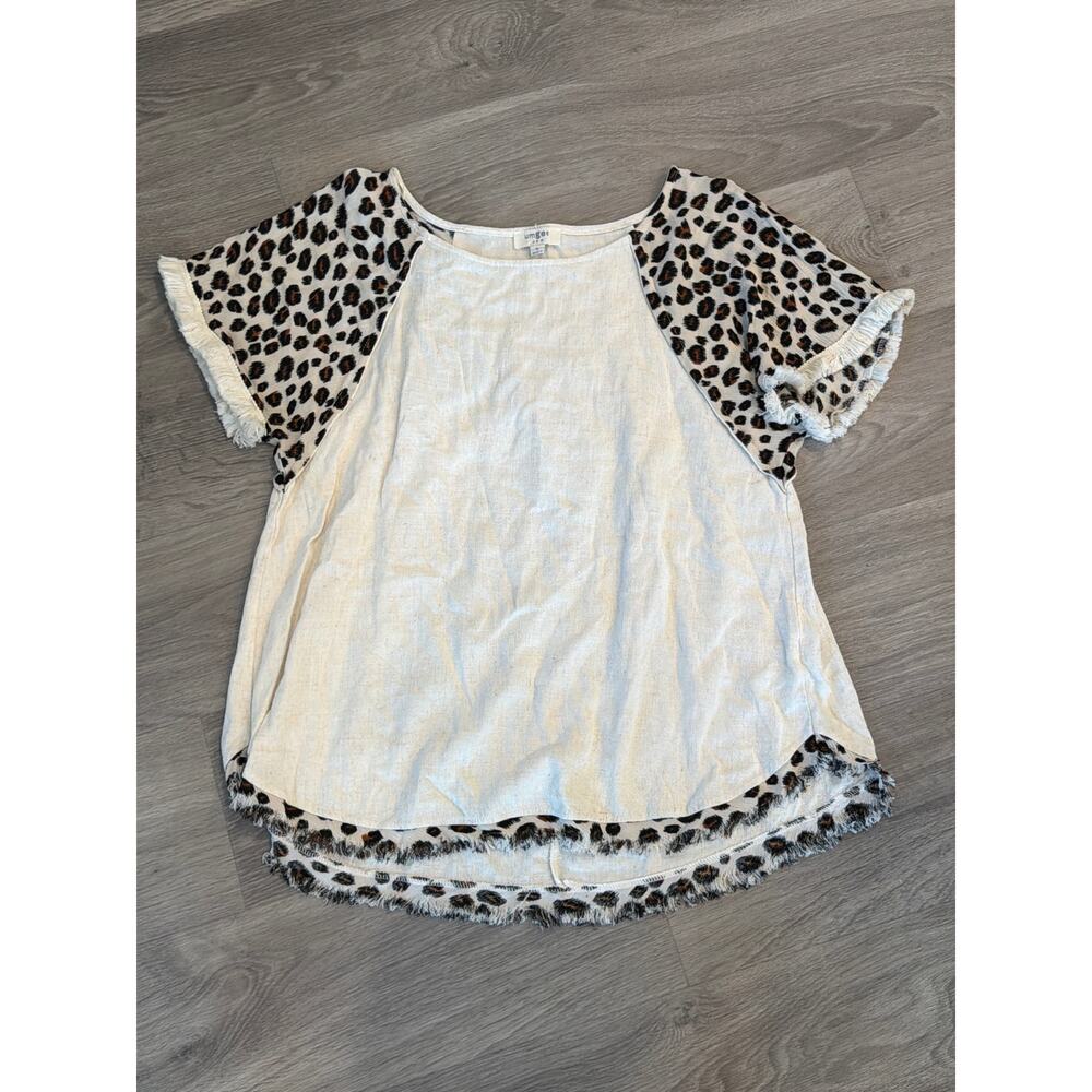 Umgee size small linen blend top with animal print trim